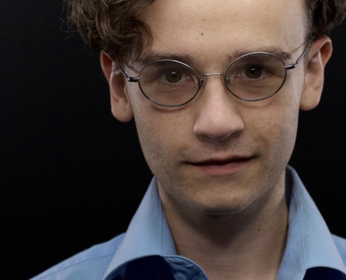 Headshot of a mid summer actor.