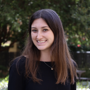 Claire Smith Headshot