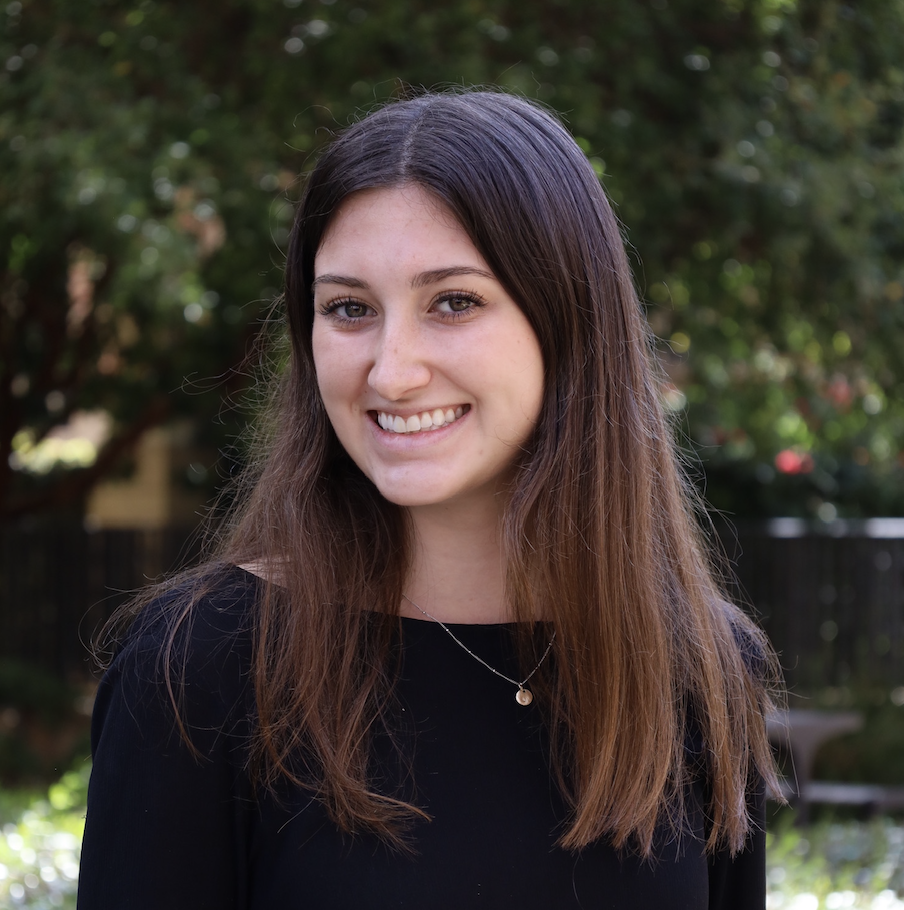 Claire Smith Headshot